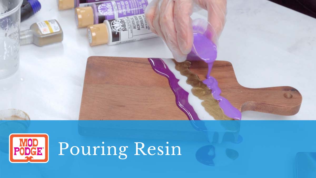Paint Pouring with Mod Podge Resin